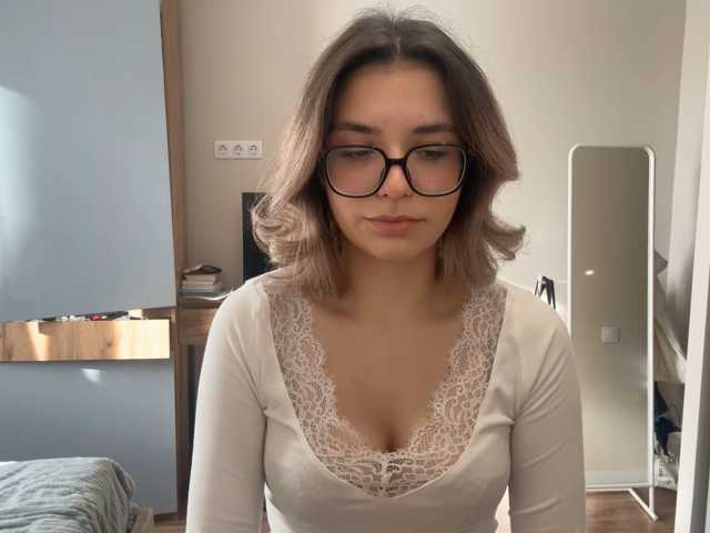 AlbaMihelcic live cam on BongaCams
