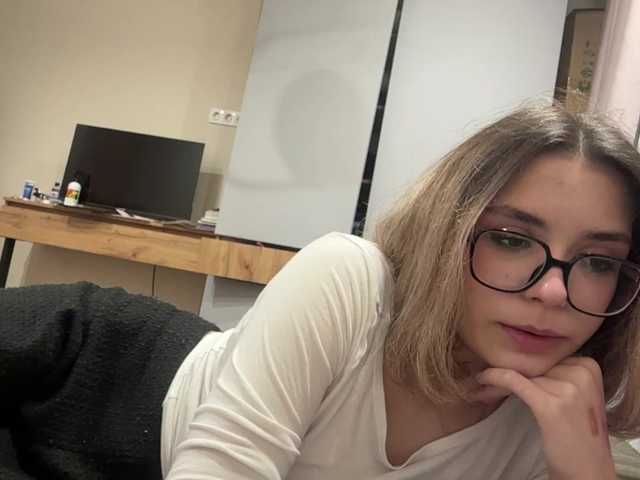 AlbaMihelcic live cam