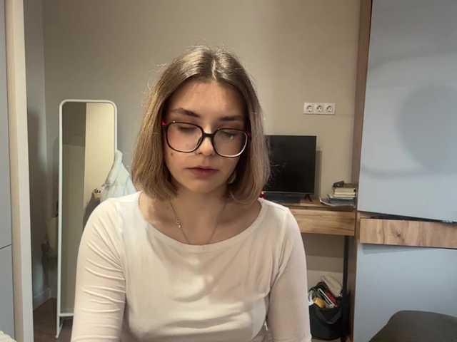 AlbaMihelcic live cam on BongaCams