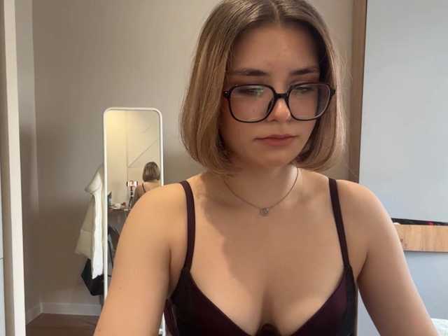AlbaMihelcic live webcam show