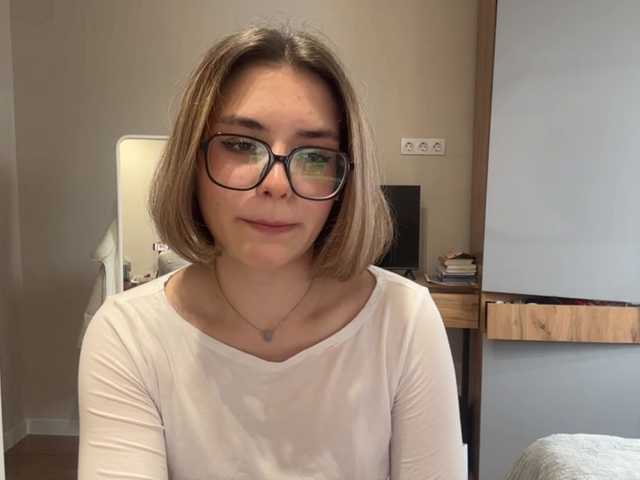 AlbaMihelcic live cam on BongaCams