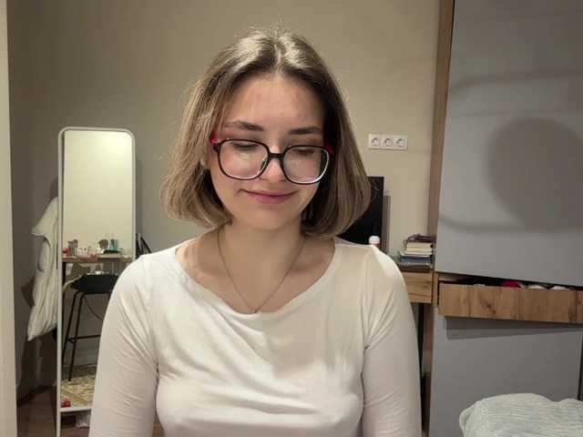 AlbaMihelcic live cam on BongaCams