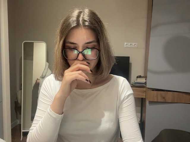 AlbaMihelcic live cam on BongaCams
