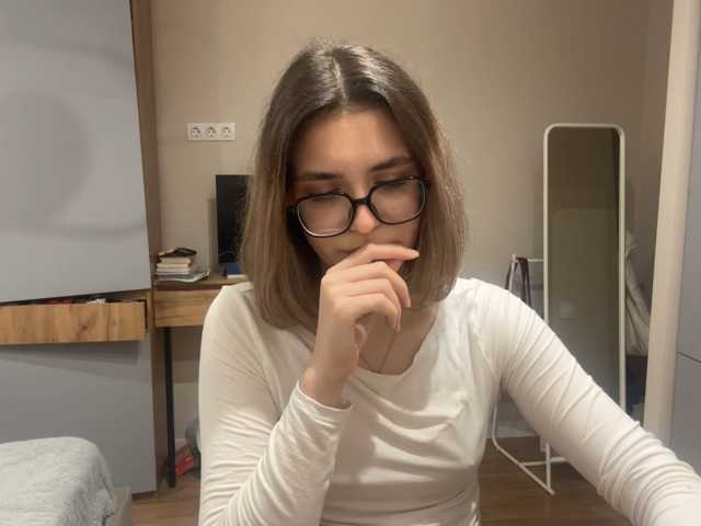 AlbaMihelcic live cam on BongaCams