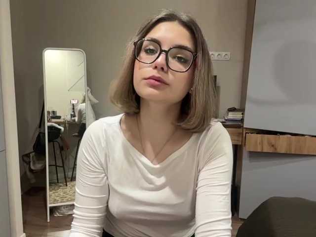 AlbaMihelcic live cam on BongaCams