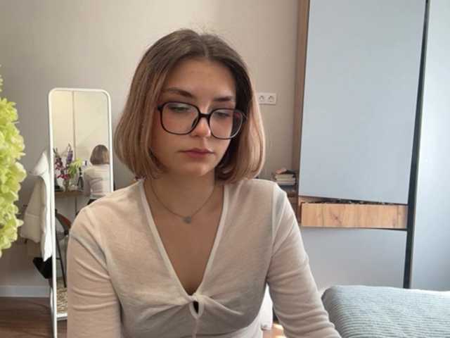 AlbaMihelcic live cam on BongaCams