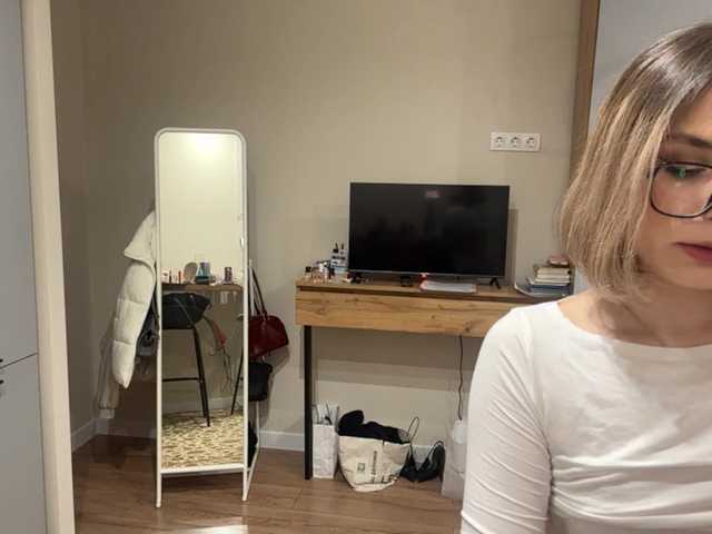 AlbaMihelcic live cam on BongaCams