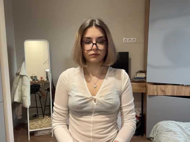 AlbaMihelcic live cam on BongaCams