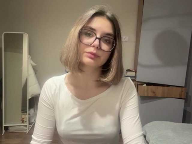 AlbaMihelcic live cam on BongaCams