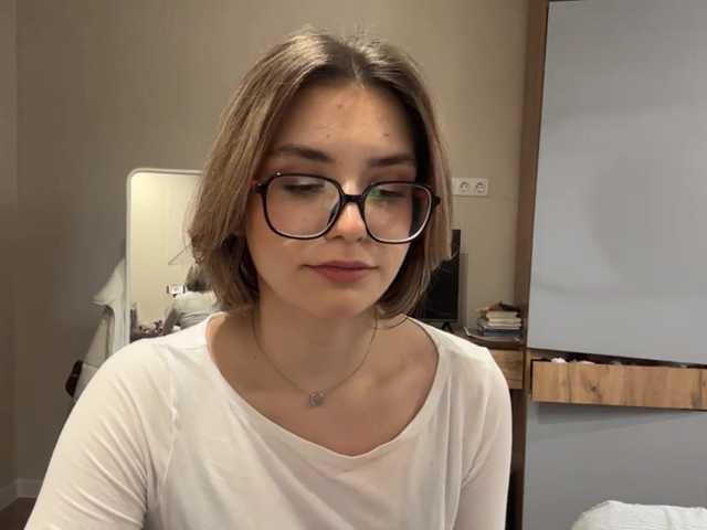 AlbaMihelcic live cam on BongaCams