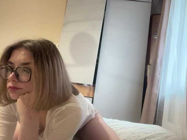 AlbaMihelcic live cam on BongaCams