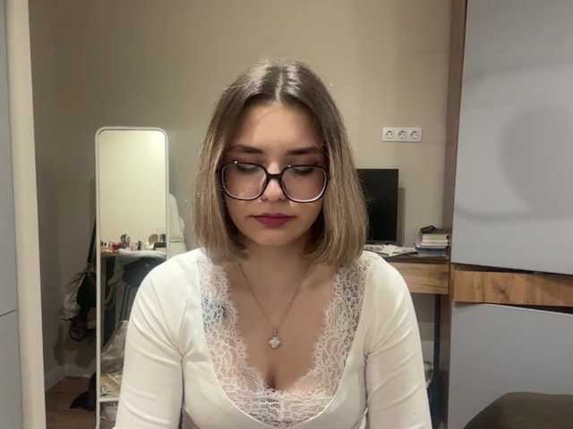 AlbaMihelcic live cam on BongaCams