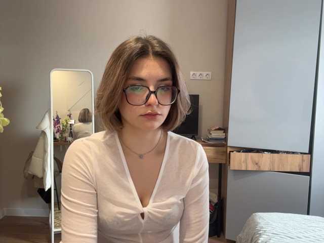 AlbaMihelcic live cam on BongaCams