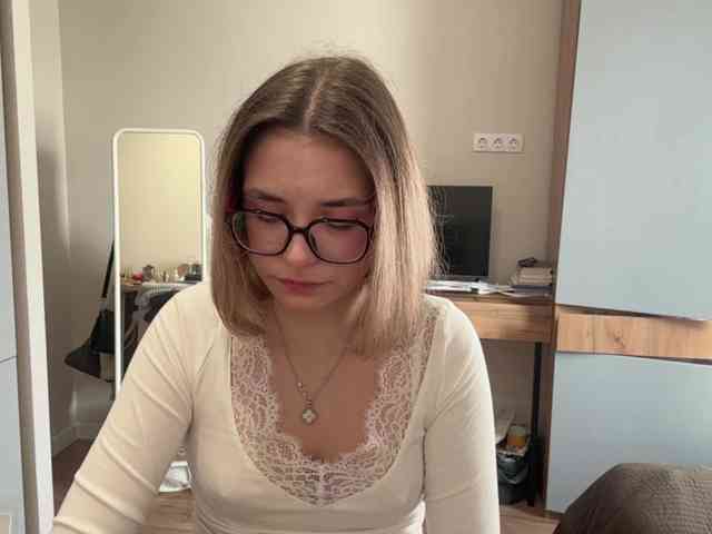 AlbaMihelcic webcam