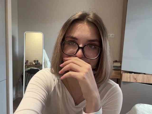 AlbaMihelcic webcam