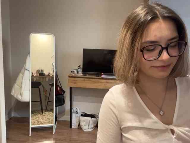 AlbaMihelcic webcam