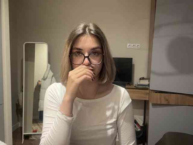 AlbaMihelcic webcam