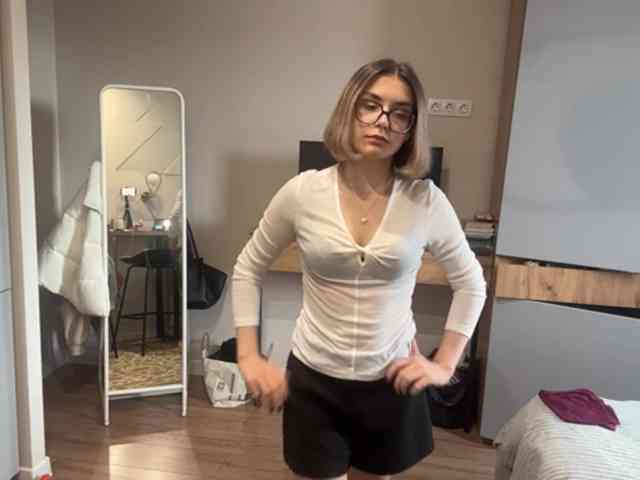 AlbaMihelcic webcam
