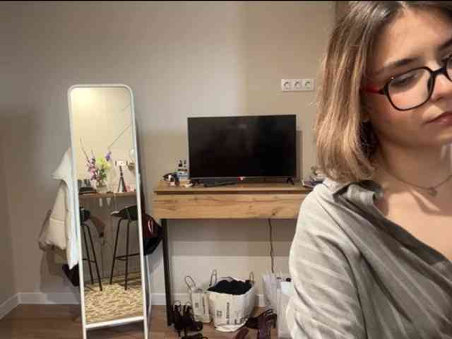 AlbaMihelcic Live Webcam on BongaCams
