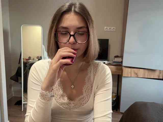 AlbaMihelcic webcam
