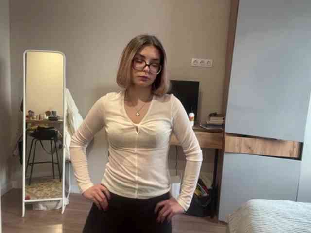 AlbaMihelcic webcam