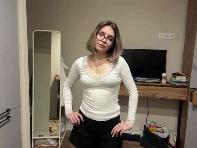 AlbaMihelcic webcam