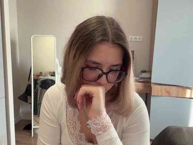AlbaMihelcic webcam