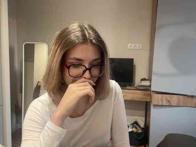 AlbaMihelcic webcam