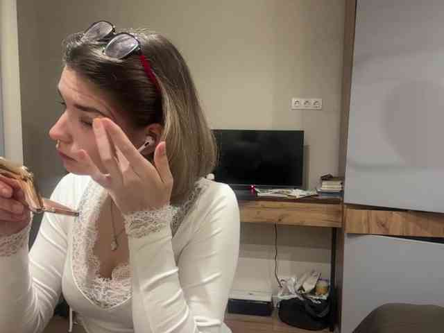 AlbaMihelcic webcam