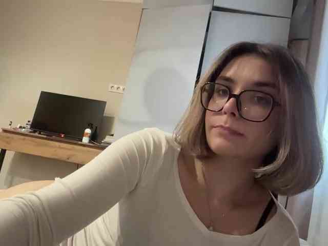 AlbaMihelcic webcam