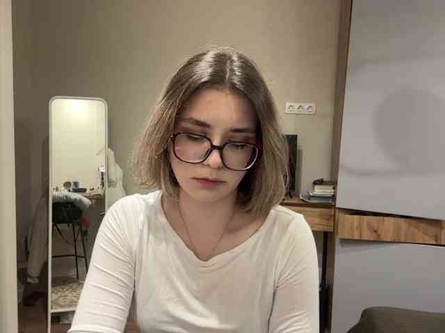 AlbaMihelcic webcam