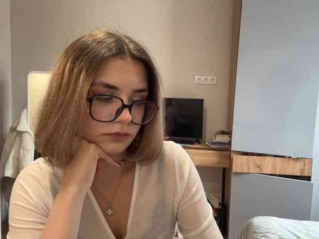 AlbaMihelcic Live Webcam on BongaCams