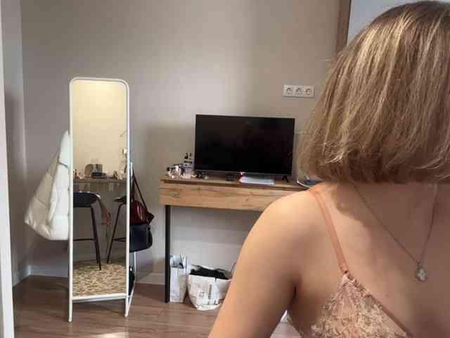 AlbaMihelcic webcam
