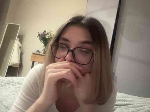 AlbaMihelcic webcam
