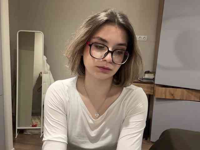 AlbaMihelcic webcam
