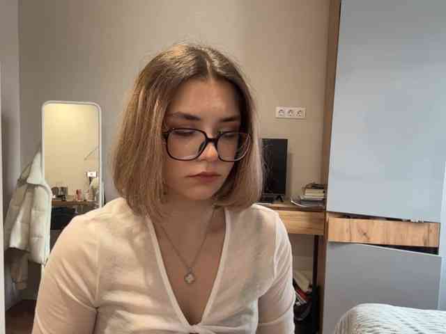 AlbaMihelcic webcam