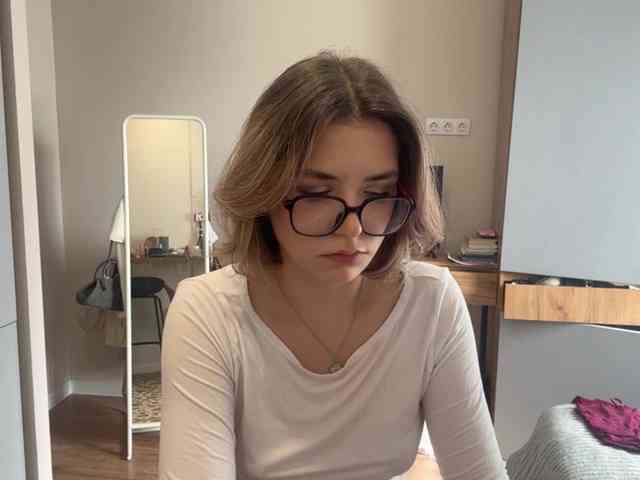 AlbaMihelcic webcam