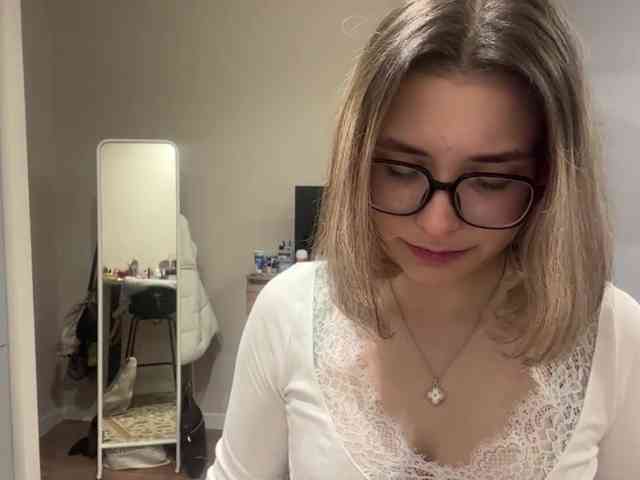 AlbaMihelcic webcam