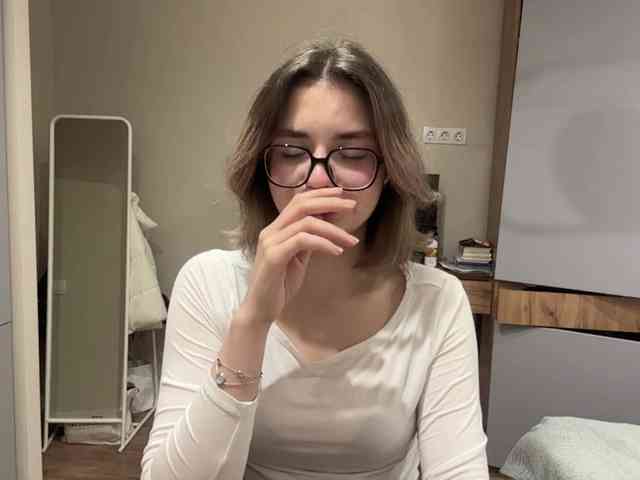 AlbaMihelcic webcam