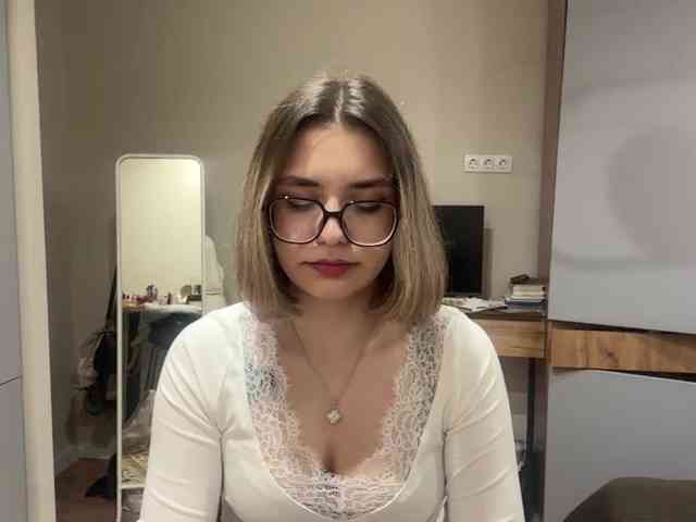 AlbaMihelcic webcam