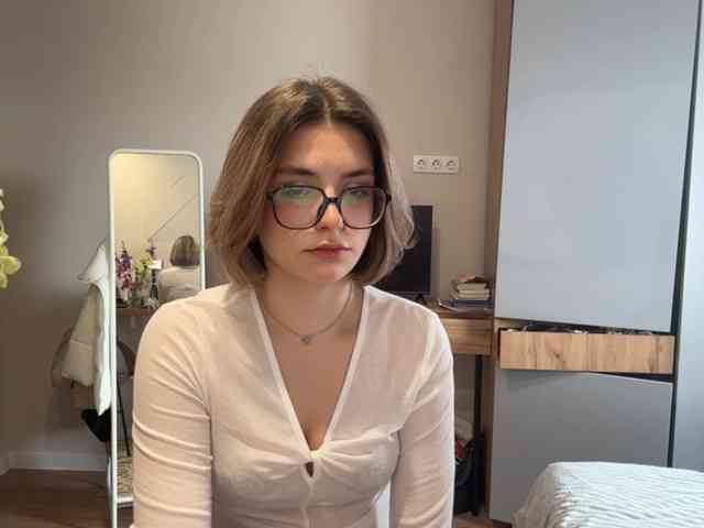 AlbaMihelcic Live Webcam on BongaCams