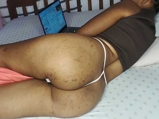 petittegoddess254 live webcam show