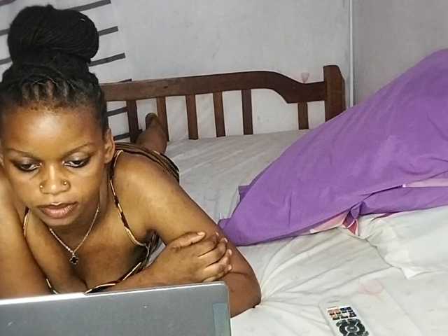 petittegoddess254 live webcam show