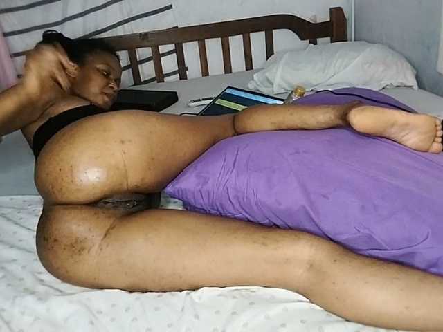 petittegoddess254 Live Cam on BongaCams