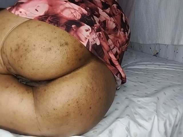 petittegoddess254 live cam on BongaCams