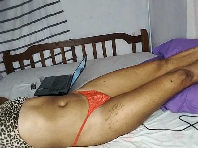 petittegoddess254 live cam on BongaCams