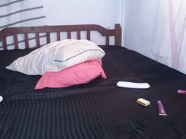 petittegoddess254 live cam on BongaCams