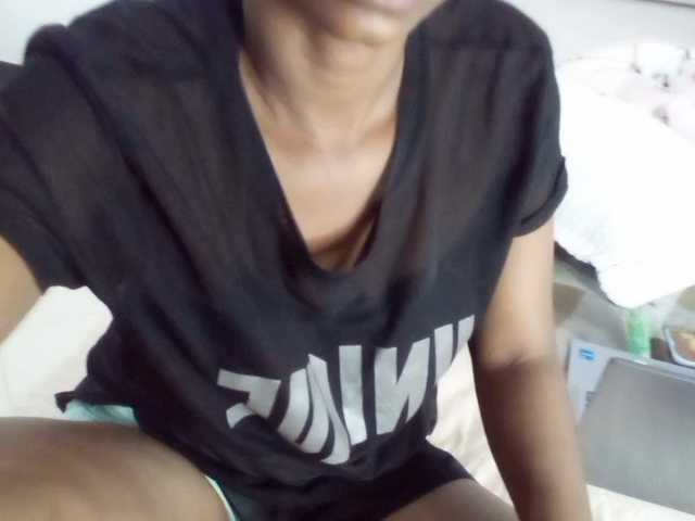 petittegoddess254 live cam on BongaCams