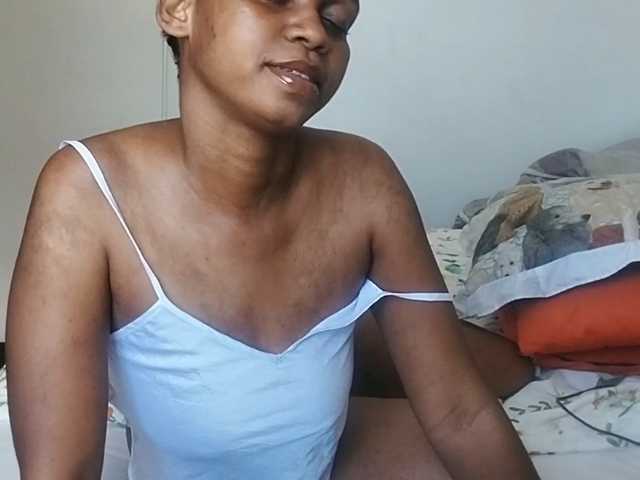 petittegoddess254 live cam on BongaCams