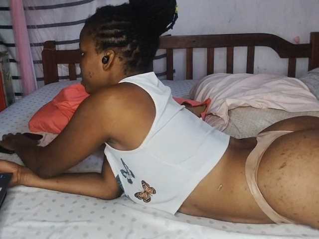 petittegoddess254 live webcam show
